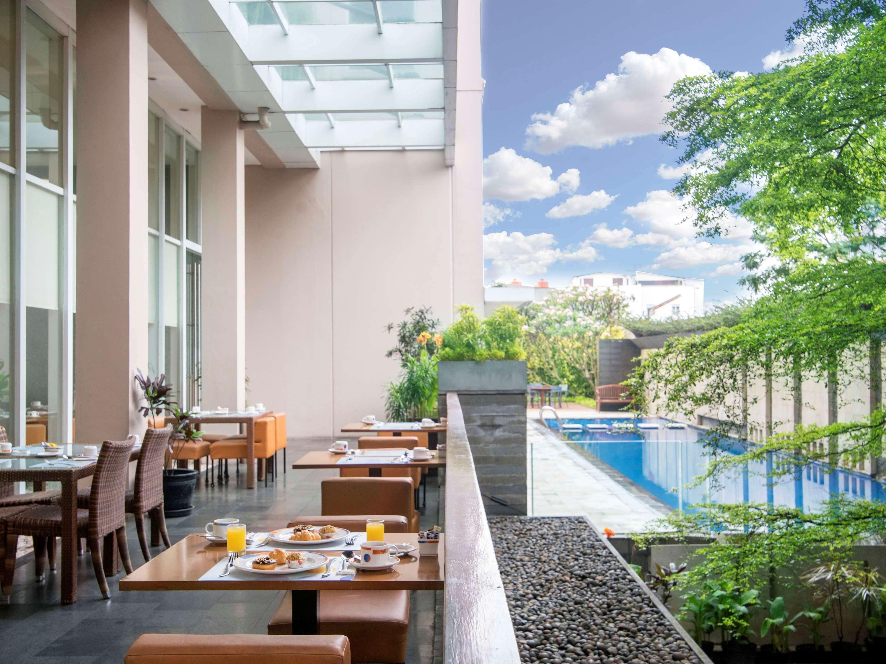Novotel Bandung Buitenkant foto