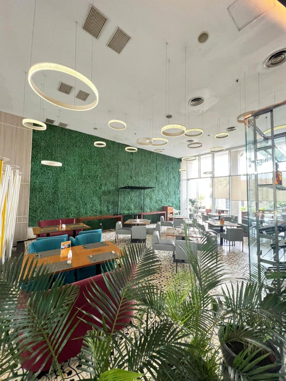 Novotel Bandung Buitenkant foto