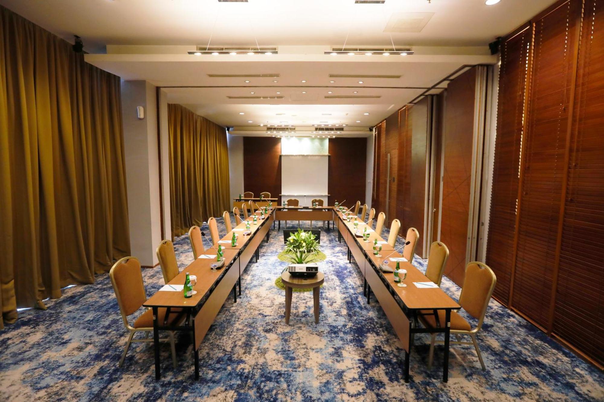 Novotel Bandung Buitenkant foto
